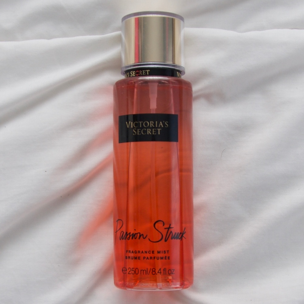 Victoria's Secret Fragrance Mist in Passion Struck